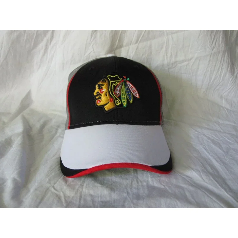 NEW Reebok NHL Center Ice Chicago Blackhawks‎ Hockey Black Grey Hat Fitted L/XL